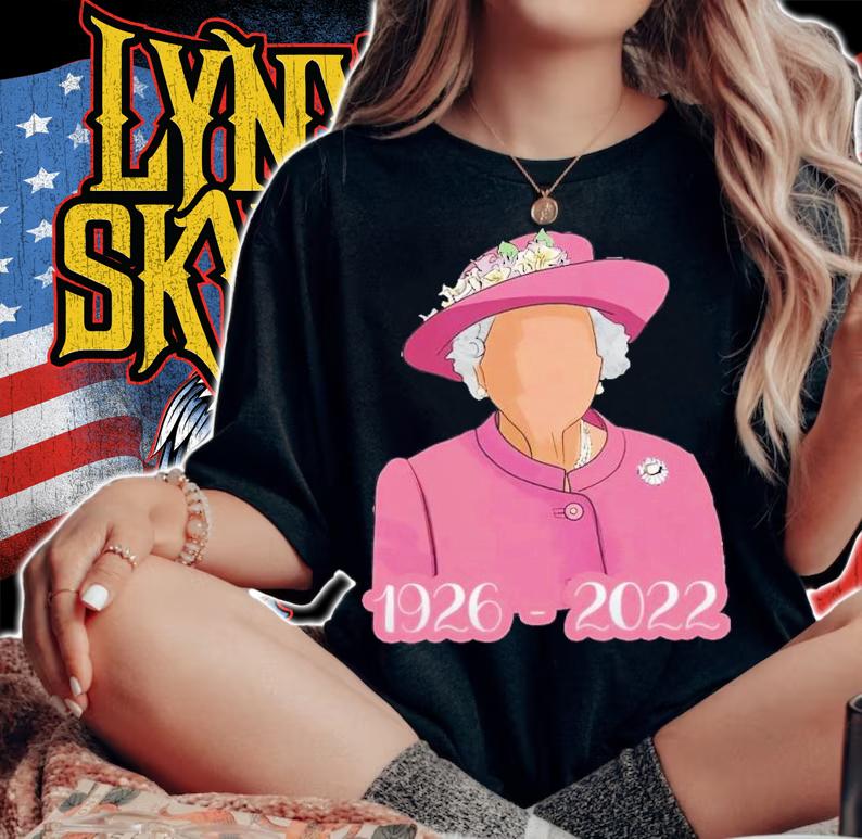 RIP Queen Elizabeth ll 1926-2022 The Queen Rest In Peace Majesty T-Shirt t-shirt