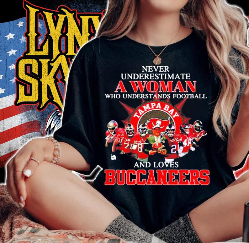 Never underestimate a woman Tampa Bay Buccaneers signatures shirt t-shirt woman shirt