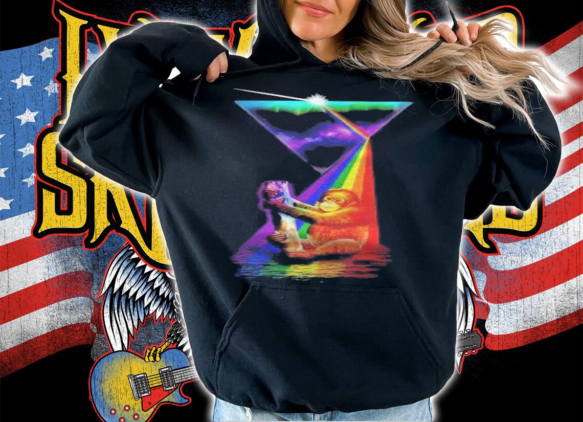 Vintage Retro Prism Orangutan Gift T-shirt t-shirt