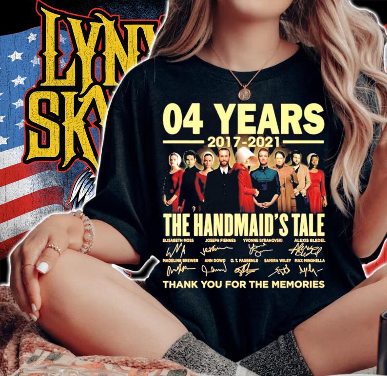 04 years 2017 2021 The Handmaid's Tale signatures t-shirt