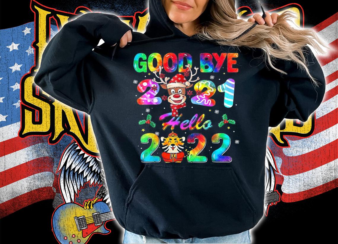 Goodbye 2021 Hello 2022 Merry Christmas Happy New Year 2022 T-Shirt