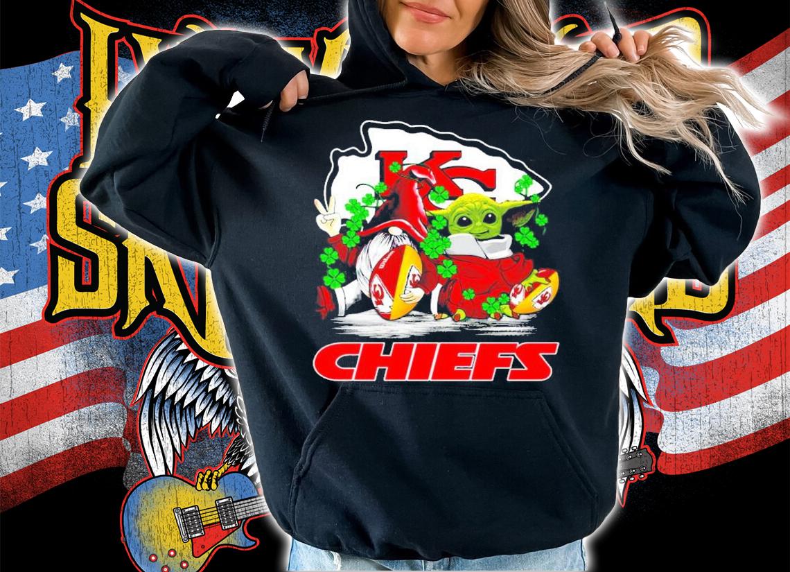 Kansas City Chiefs Gnomes hug football Baby Yoda St.patrick's Day shirt hoodie